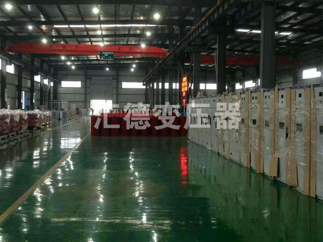 拉萨变压器车间一角